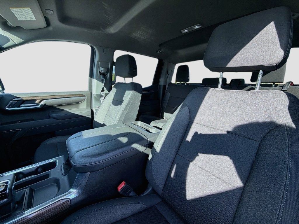 2025 Chevrolet Silverado 1500 LT LT1