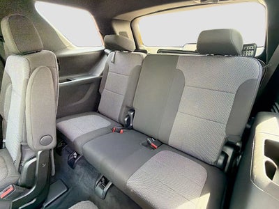 2023 Chevrolet Traverse LT Cloth w/2FL