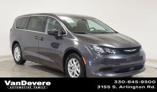 2022 Chrysler Voyager LX