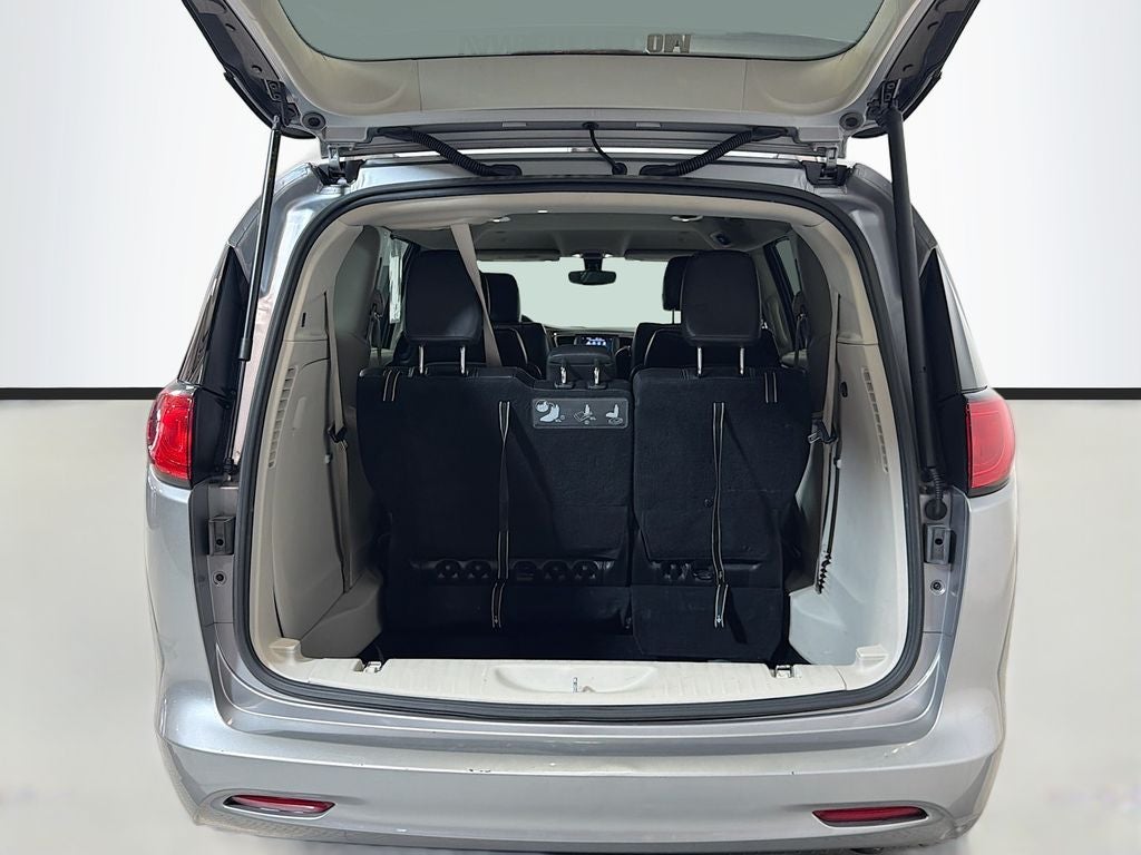2021 Chrysler Voyager LXI
