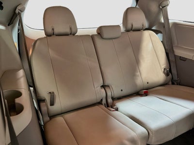2014 Toyota Sienna XLE 8 Passenger