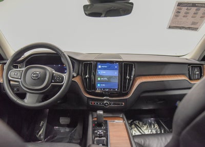 2022 Volvo XC60 B5 Momentum