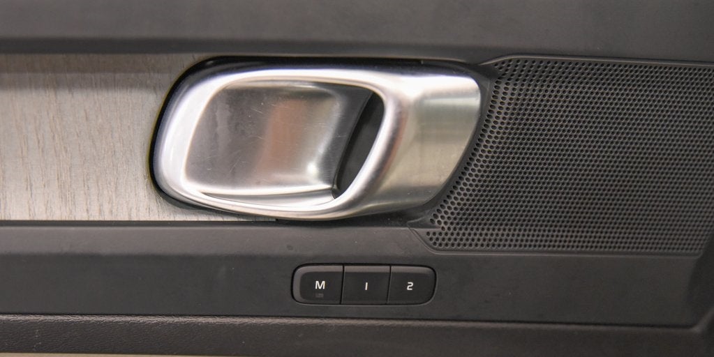 2024 Volvo XC40 B5 Plus Bright Theme