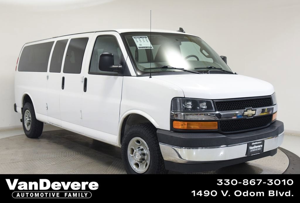 2017 Chevrolet Express Passenger 3500 LT