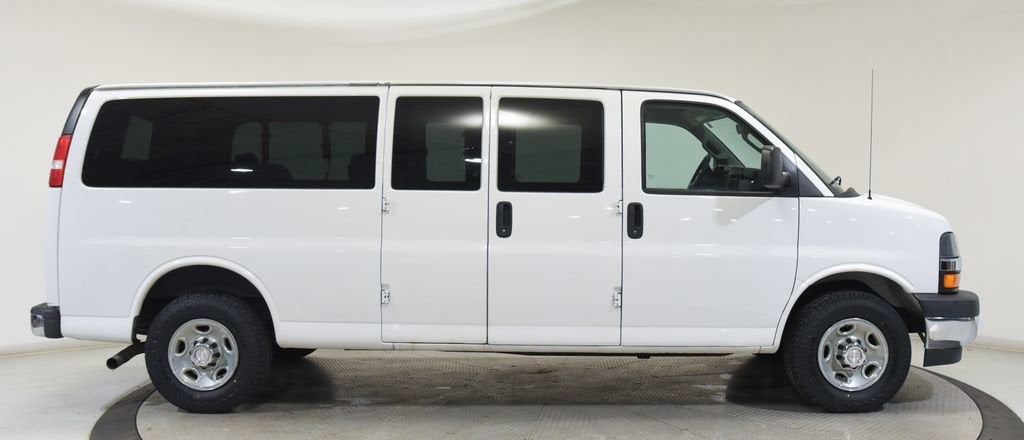 2017 Chevrolet Express Passenger 3500 LT
