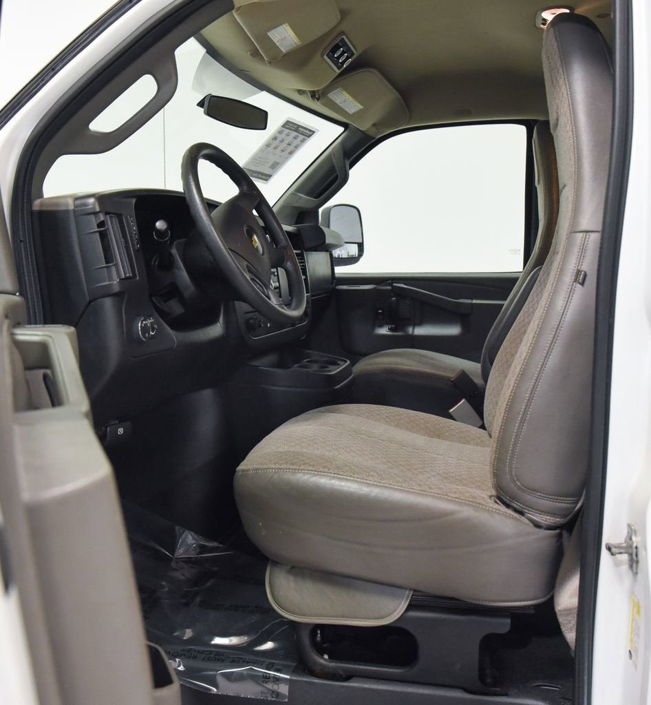 2017 Chevrolet Express Passenger 3500 LT