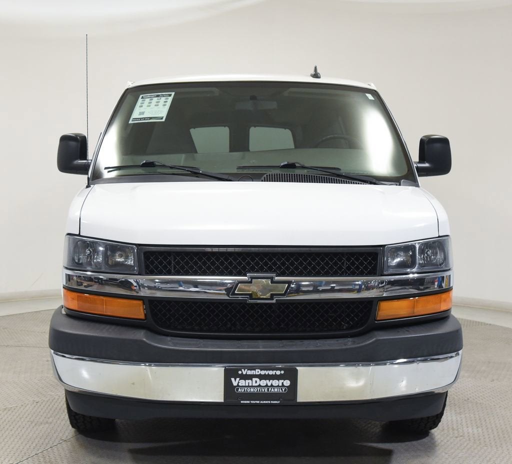 2017 Chevrolet Express Passenger 3500 LT