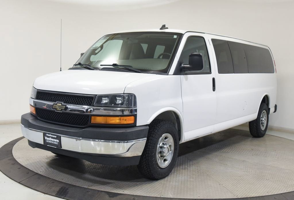 2017 Chevrolet Express Passenger 3500 LT