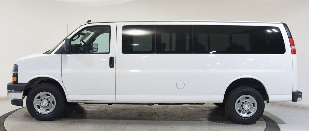 2017 Chevrolet Express Passenger 3500 LT