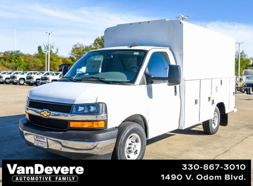 2025 Chevrolet Express Cutaway 3500 1WT