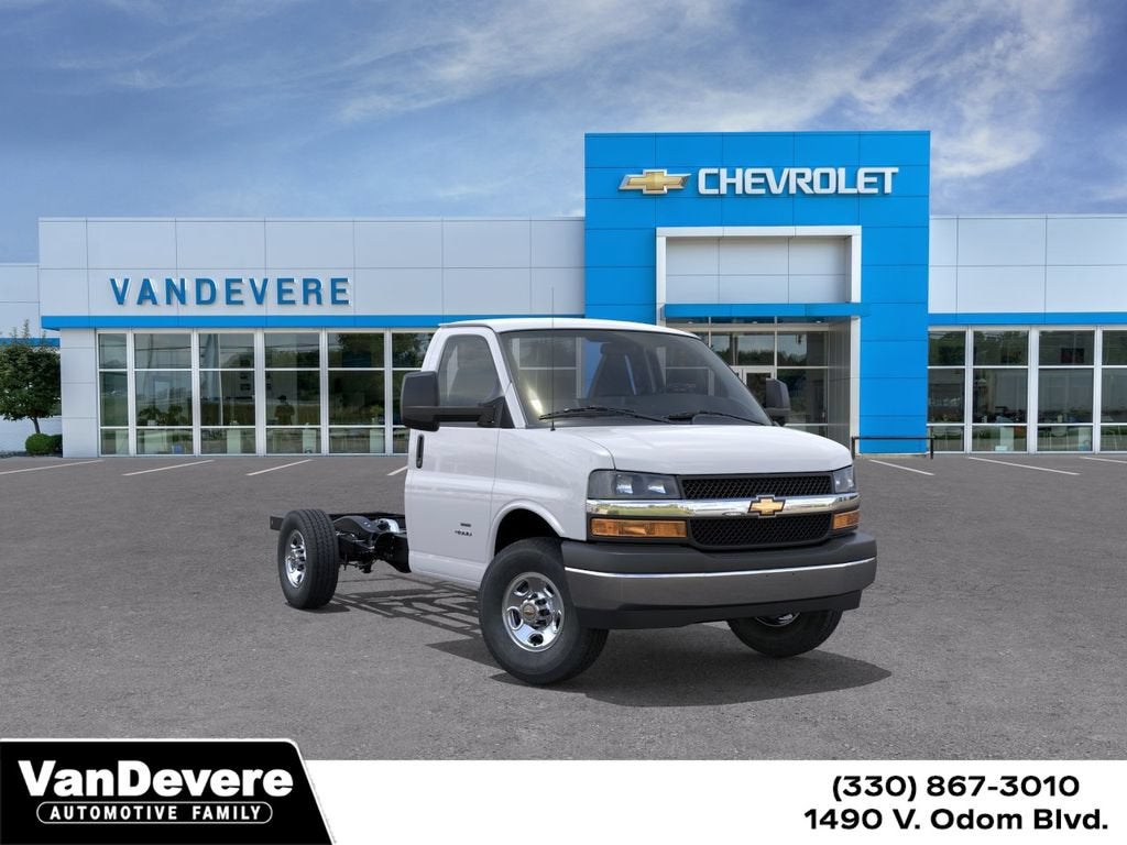 2026 Chevrolet Express Cutaway 3500 1WT
