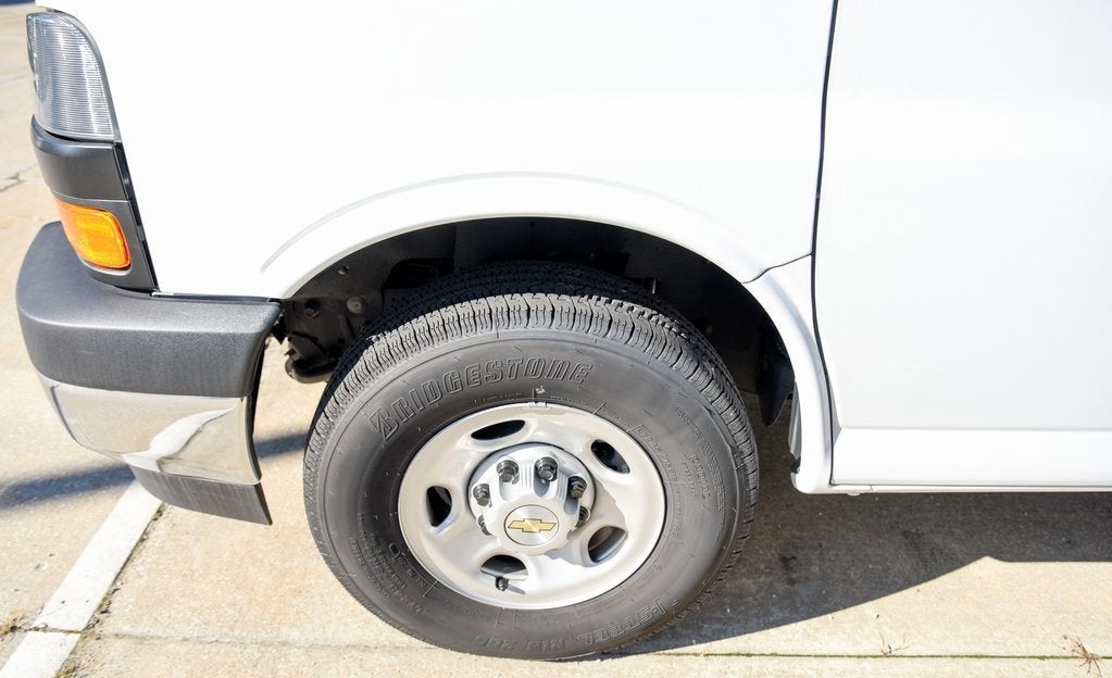 2024 Chevrolet Express Cutaway 3500 1WT