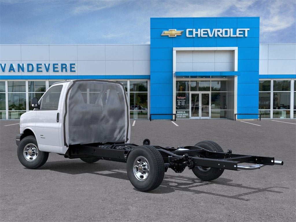 2025 Chevrolet Express Cutaway 3500 1WT
