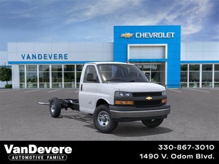 2025 Chevrolet Express Cutaway 3500 1WT