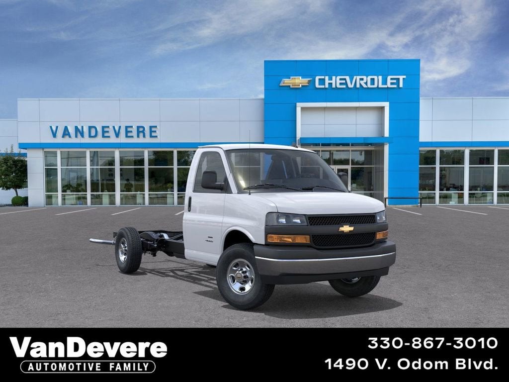 2025 Chevrolet Express Cutaway 3500 1WT