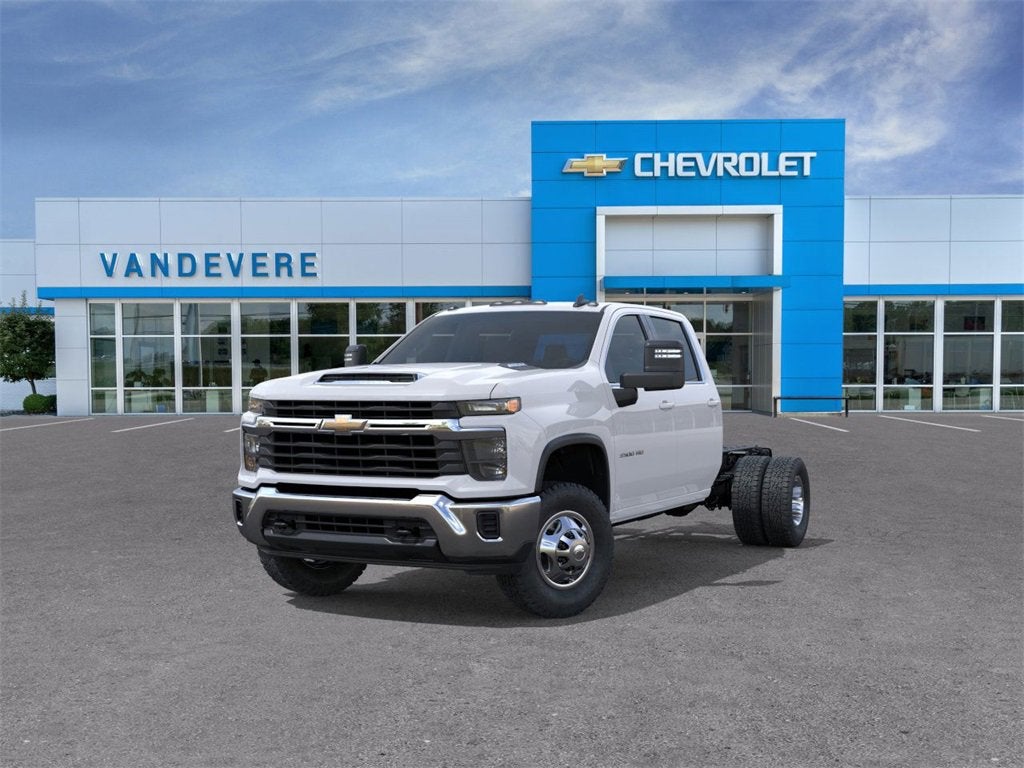 2026 Chevrolet Silverado 3500 HD Chassis Cab LT