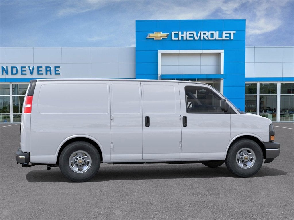 2025 Chevrolet Express Cargo 3500 WT
