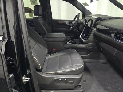 2025 GMC Yukon Elevation