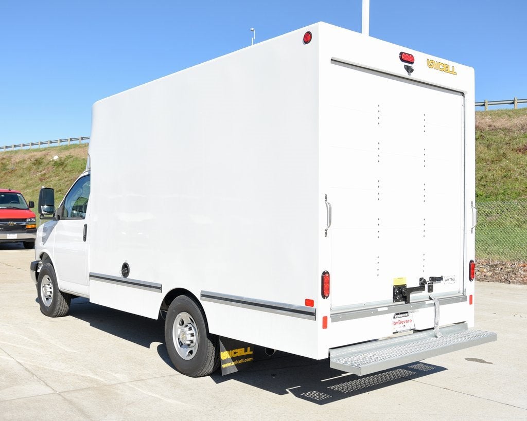 2025 Chevrolet Express Cutaway 3500 1WT