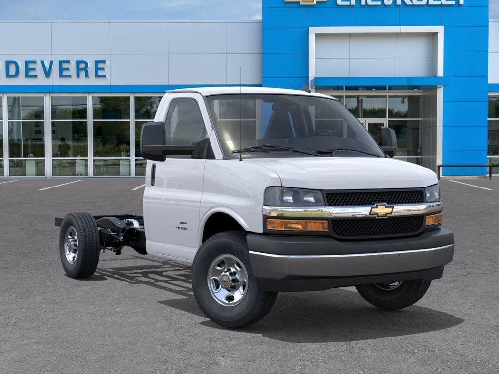 2026 Chevrolet Express Cutaway 3500 1WT