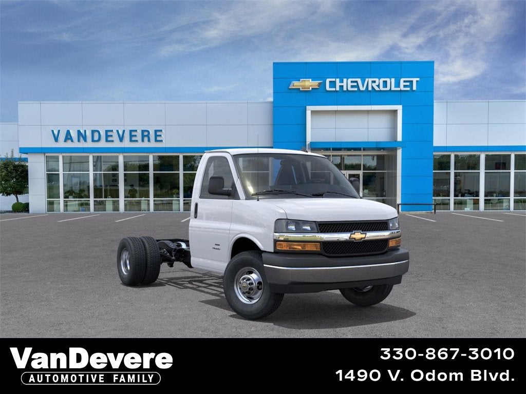 2026 Chevrolet Express Cutaway 3500 1WT