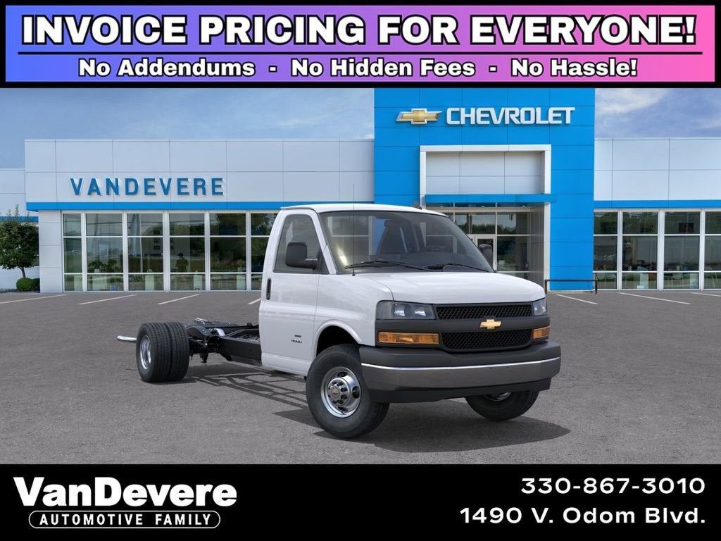 2025 Chevrolet Express Cutaway 3500 1WT