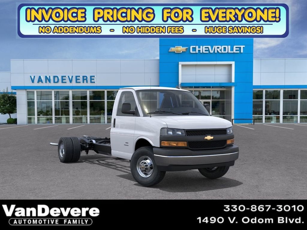 2025 Chevrolet Express Cutaway 3500 1WT