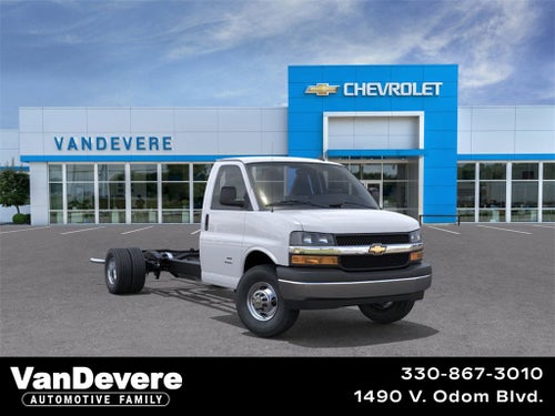 2025 Chevrolet Express Cutaway 3500 1WT