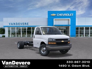 2025 Chevrolet Express Cutaway 3500 1WT