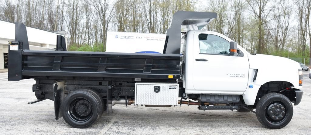 2023 Chevrolet Silverado 5500 HD Work Truck