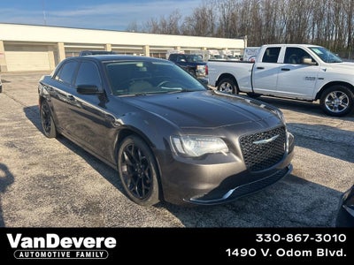 2019 Chrysler 300 Touring
