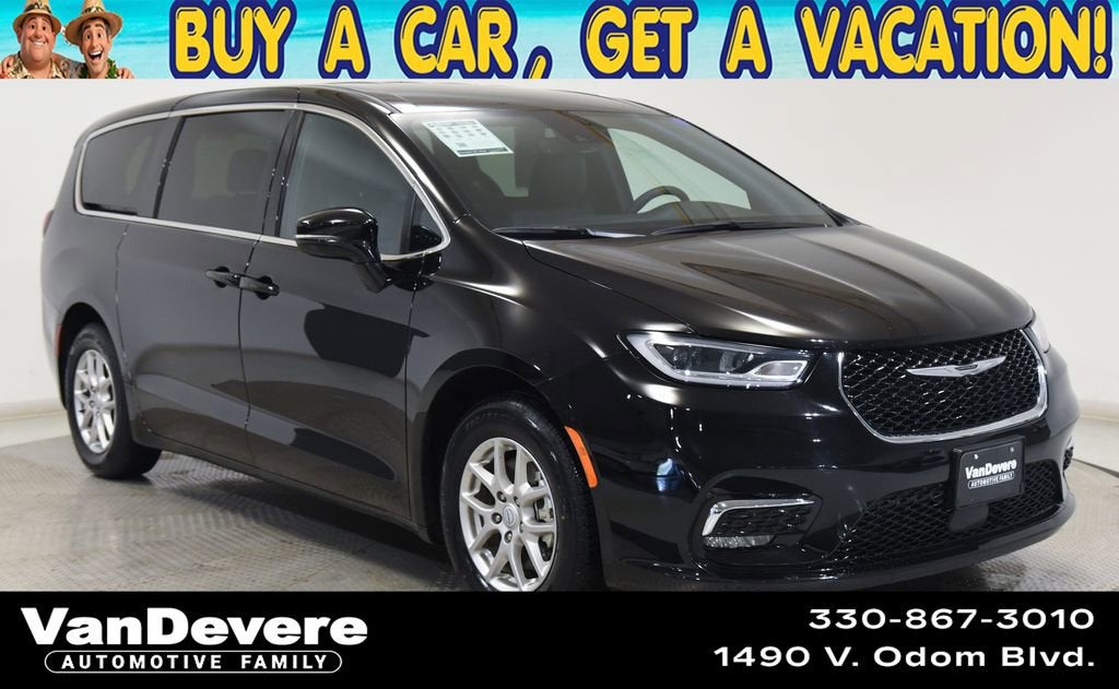 2025 Chrysler Pacifica Select