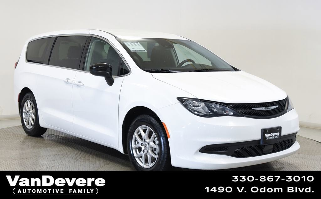 2024 Chrysler Voyager LX