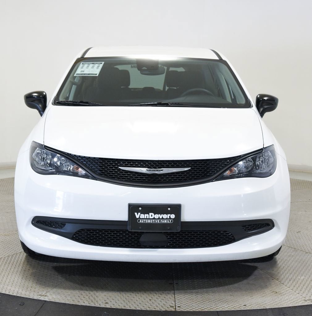 2024 Chrysler Voyager LX