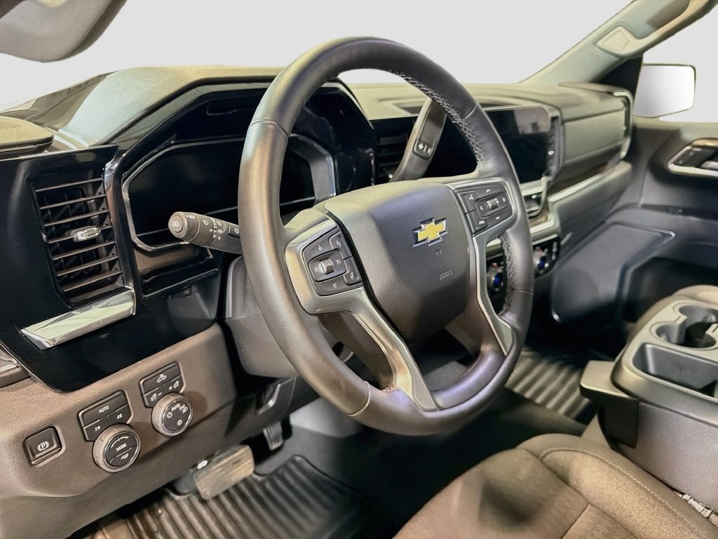 2025 Chevrolet Silverado 1500 LT (2FL)