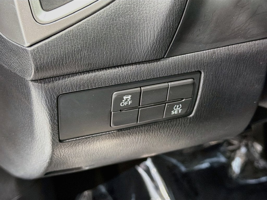 2018 Mazda Mazda3 5-Door Touring