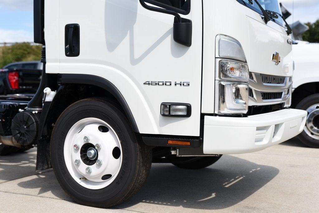 2025 Chevrolet Low Cab Forward 4500 HG NA