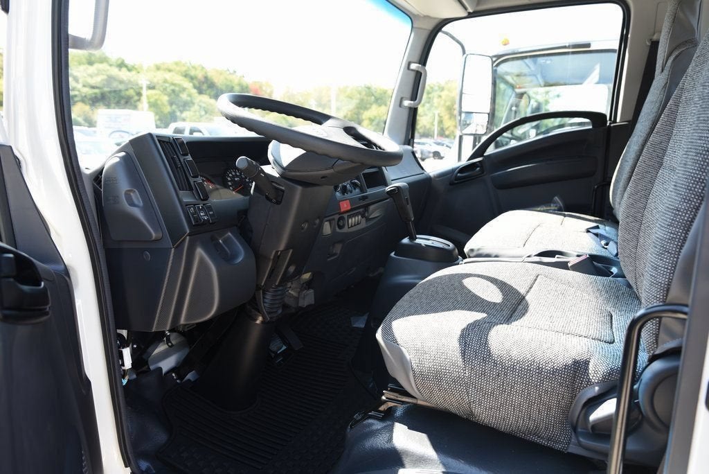 2025 Chevrolet Low Cab Forward 4500 HG NA