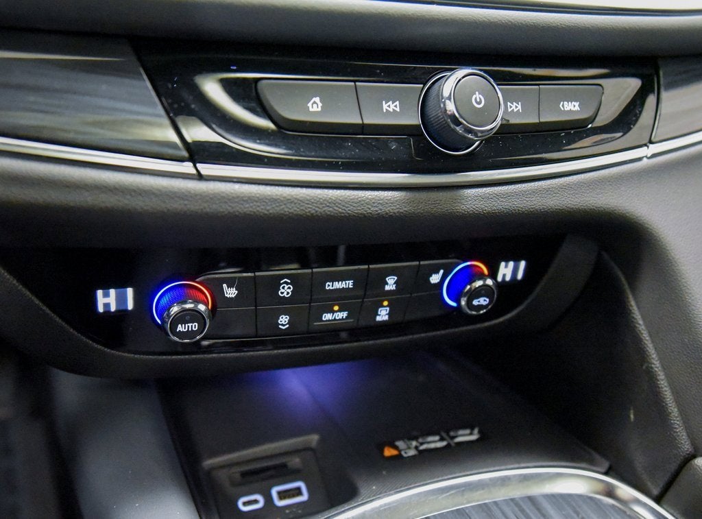 2024 Buick Enclave Essence