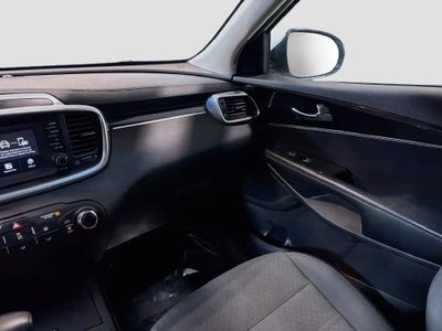 2020 Kia Sorento LX V6