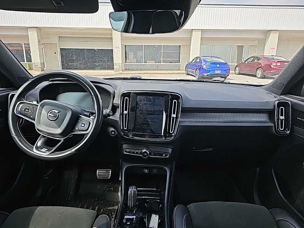 2020 Volvo XC40 R-Design