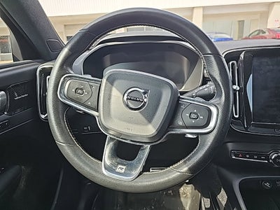 2020 Volvo XC40 R-Design