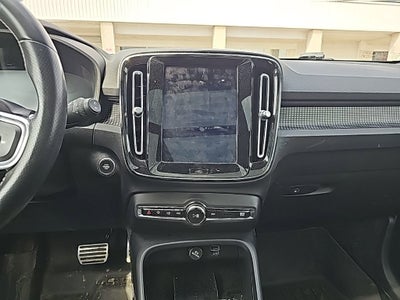 2020 Volvo XC40 R-Design