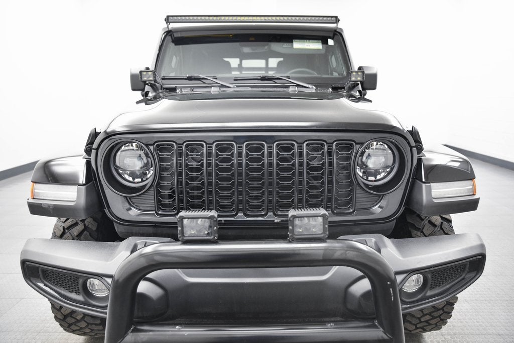 2024 Jeep Gladiator Willys photo 2