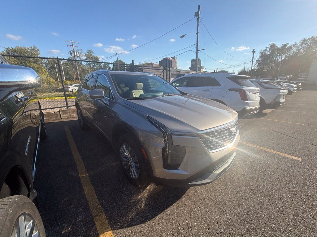 2025 Cadillac XT4 Premium Luxury
