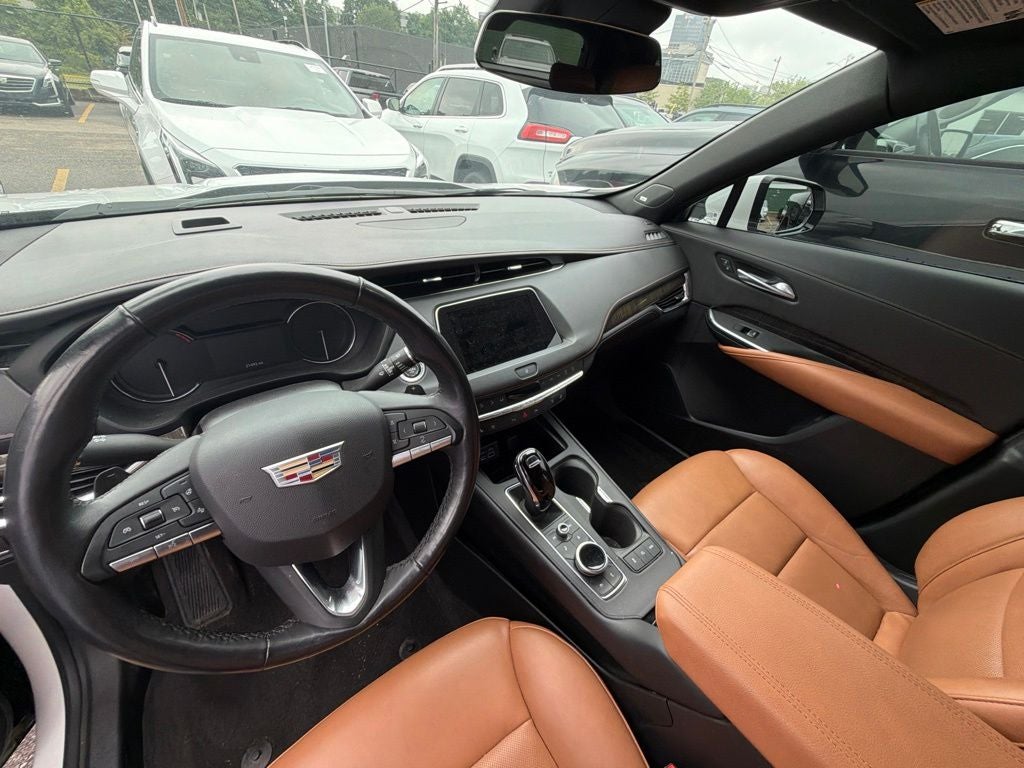 2023 Cadillac XT4 Premium Luxury