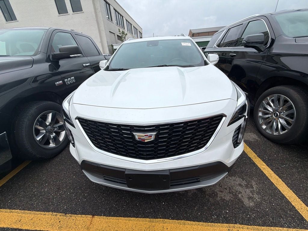 2023 Cadillac XT4 Premium Luxury