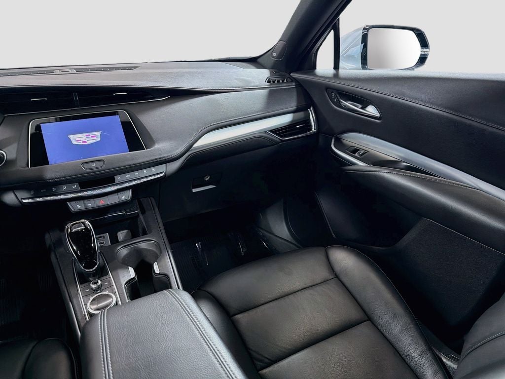 2022 Cadillac XT4 Premium Luxury