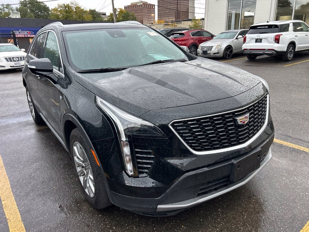 2023 Cadillac XT4 Premium Luxury