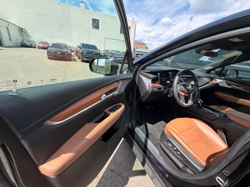 2022 Cadillac XT5 Premium Luxury
